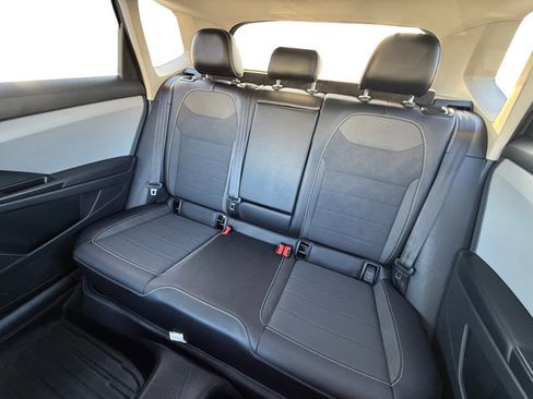 Used 2022 Volkswagen Taos SE image 11