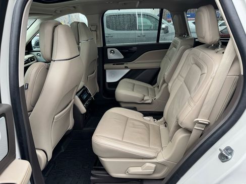 Used 2024 Lincoln Aviator Reserve w/ Equipment Group 201A image 9