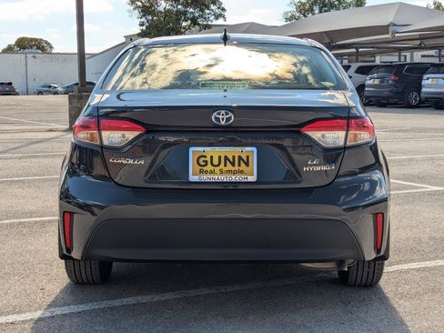 Used 2024 Toyota Corolla LE image 5