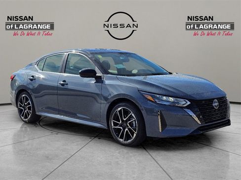 New 2025 Nissan Sentra SR image 4