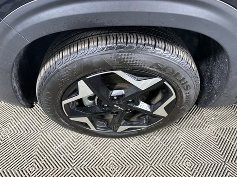 Used 2025 Kia Seltos S image 10