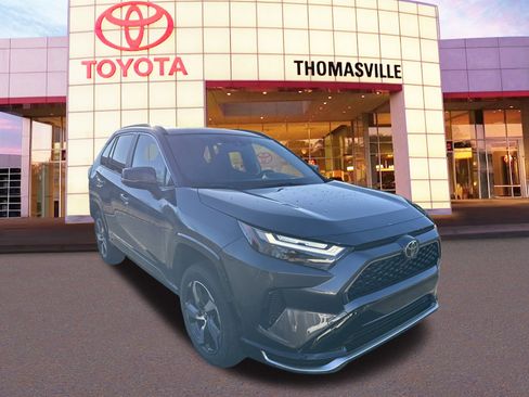 New 2025 Toyota RAV4 SE image 3
