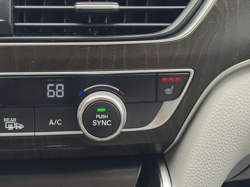 Used 2019 Honda Accord EX image 25