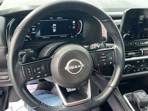 Used 2024 Nissan Pathfinder Platinum w/ Cargo Package image 10