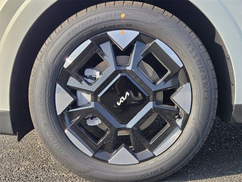 New 2026 Kia Carnival EX image 7