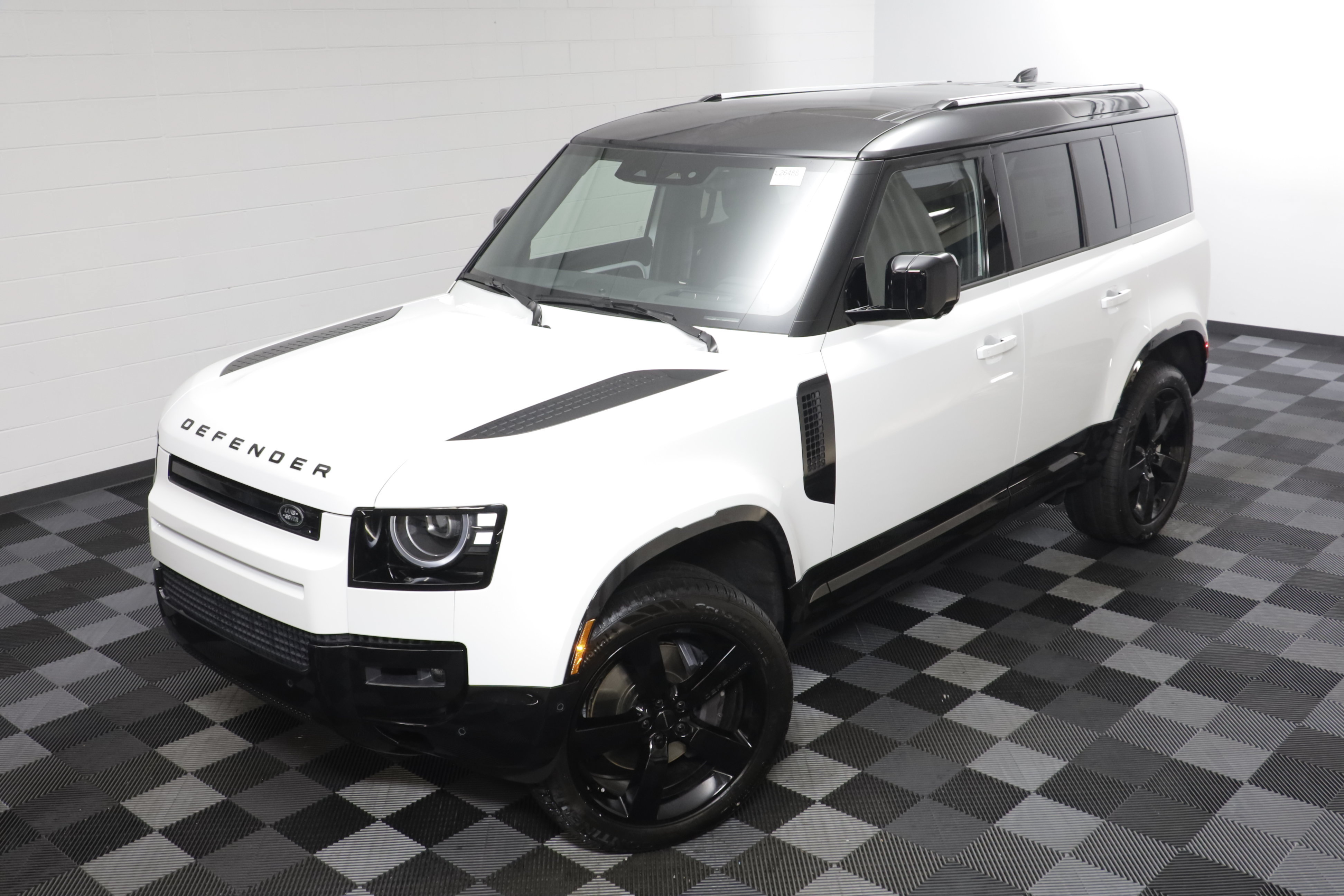New 2026 Land Rover Defender 110 X-Dynamic SE AWD/4WD image 2