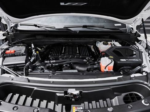 Used 2025 Cadillac Escalade V image 17