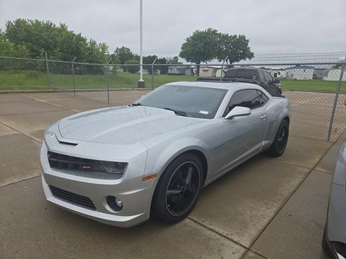 Used 2011 Chevrolet Camaro SS w/ RS Package RWD image 4