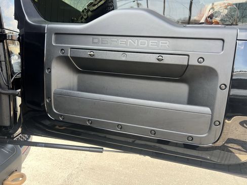 Certified 2026 Land Rover Defender 110 OCTA image 36