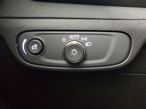 Used 2023 Chevrolet Bolt EUV Premier w/ Redline Edition image 35