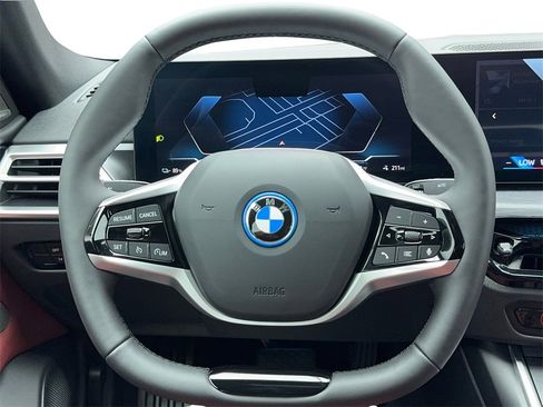 Used 2025 BMW i4 eDrive40 image 18