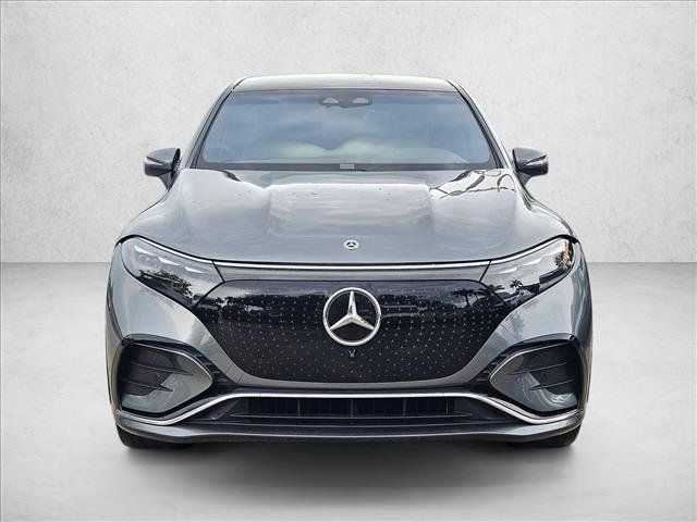 Used 2023 Mercedes-Benz EQS 580 4MATIC SUV image 2