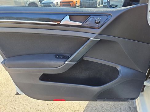 Used 2017 Volkswagen GTI Sport image 11