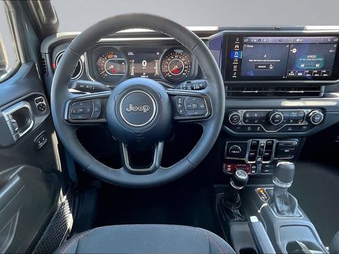 Certified 2025 Jeep Wrangler Unlimited Rubicon w/ Convenience Group AWD/4WD image 5
