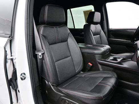 Used 2023 Chevrolet Tahoe RST w/ Luxury Package AWD/4WD image 17