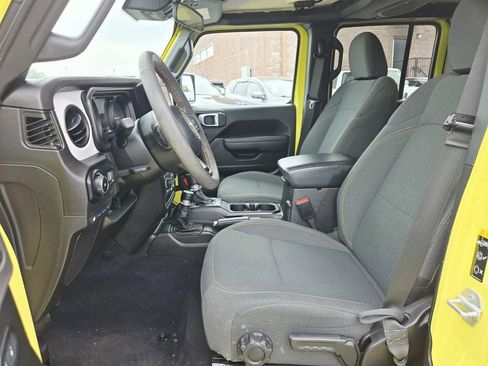 Certified 2024 Jeep Wrangler Unlimited w/ Convenience Group AWD/4WD image 12