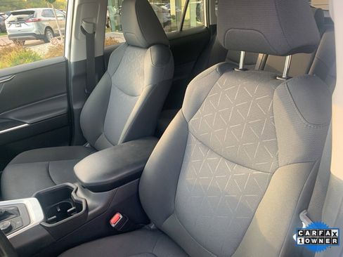 Used 2025 Toyota RAV4 XLE image 13