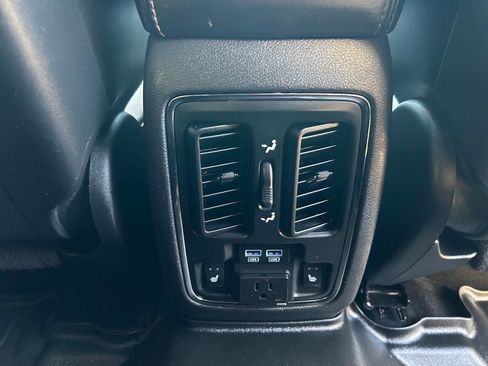 Used 2014 Jeep Grand Cherokee Overland w/ Advanced Technology Group image 12