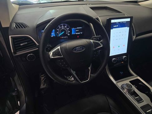 Used 2024 Ford Edge SEL w/ Convenience Package AWD/4WD image 2