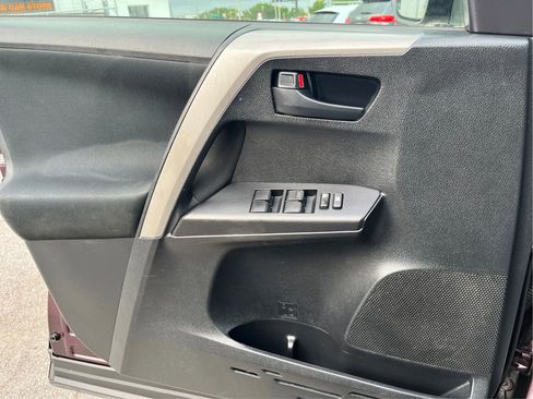 Used 2018 Toyota RAV4 LE w/ All Weather Liner Package image 19