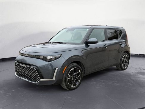 Used 2024 Kia Soul EX image 2