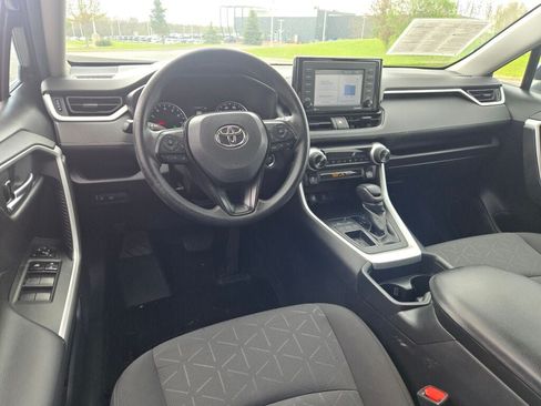 Used 2021 Toyota RAV4 XLE FWD image 17