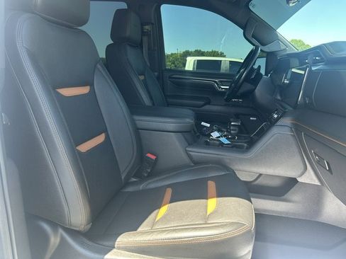 Used 2023 GMC Sierra 1500 AT4 w/ AT4 Premium Package AWD/4WD image 14