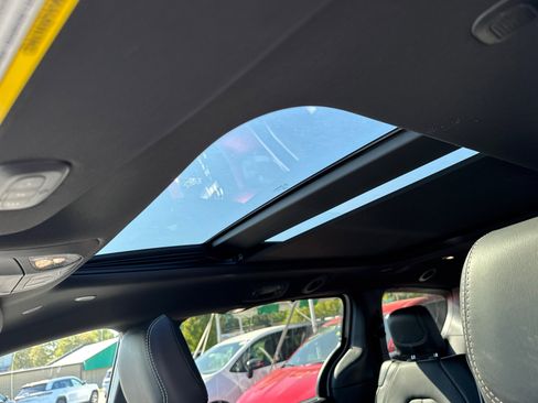 New 2026 Chrysler Pacifica Limited w/ S Appearance Package image 10