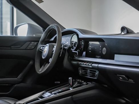 Certified 2023 Porsche 911 Targa 4 GTS AWD/4WD image 27