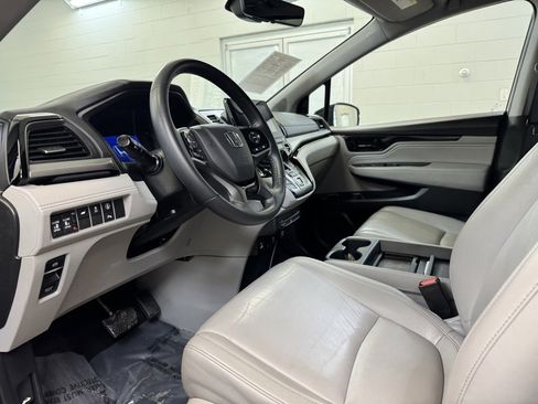 Used 2023 Honda Odyssey Touring image 13