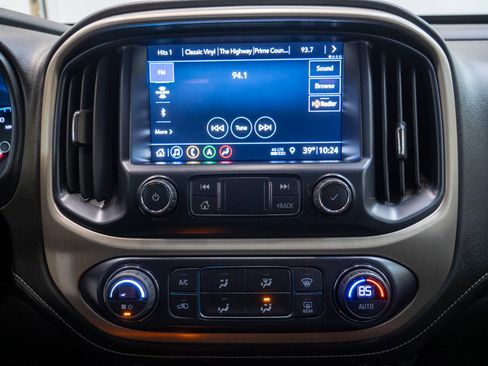 Used 2022 GMC Canyon Denali image 19