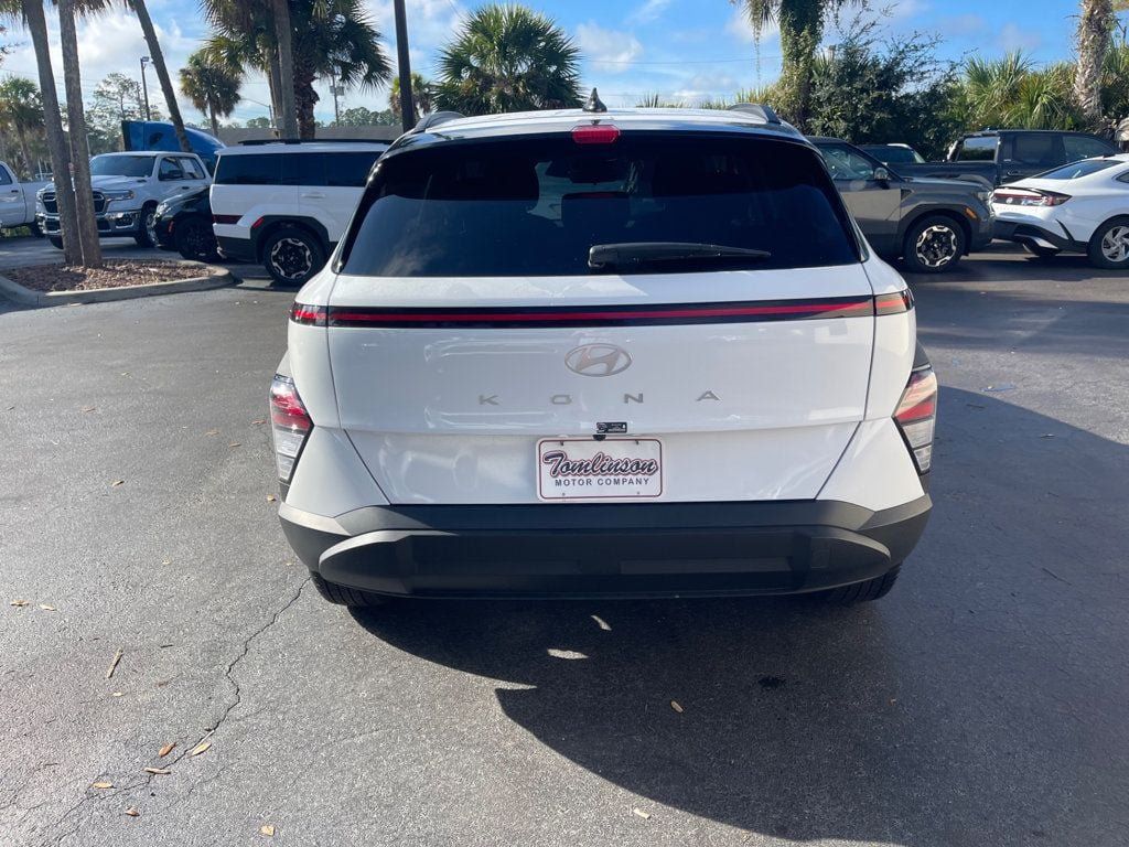 Used 2026 Hyundai Kona SEL Sport FWD image 4