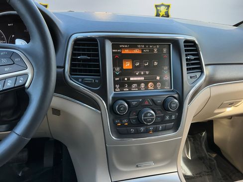 Used 2015 Jeep Grand Cherokee Limited w/ Luxury Group II image 13