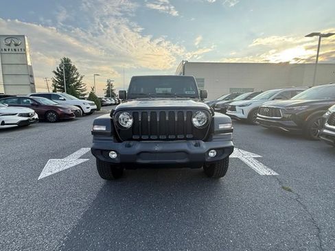 Used 2020 Jeep Wrangler Unlimited Sport AWD/4WD image 3