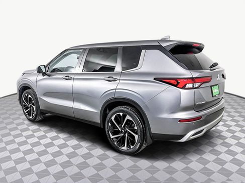 Used 2022 Mitsubishi Outlander SE image 7
