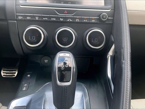 Used 2019 Jaguar E-PACE R-Dynamic S image 41