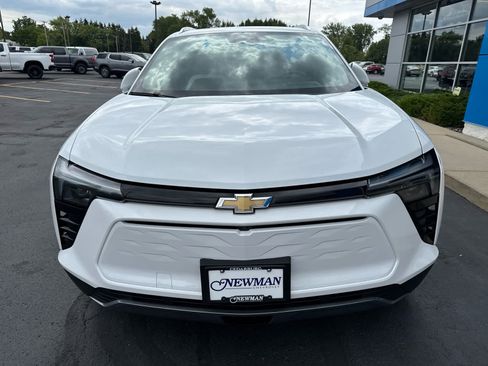 Used 2024 Chevrolet Blazer EV LT AWD/4WD image 12
