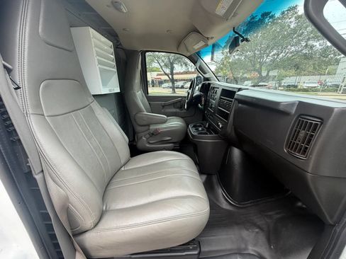 Used 2022 Chevrolet Express 3500 Extended w/ Driver Convenience Package RWD image 11