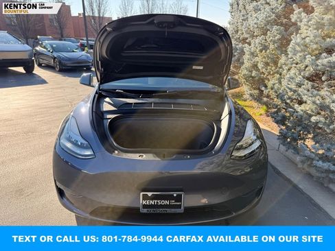 Used 2022 Tesla Model Y Long Range image 35