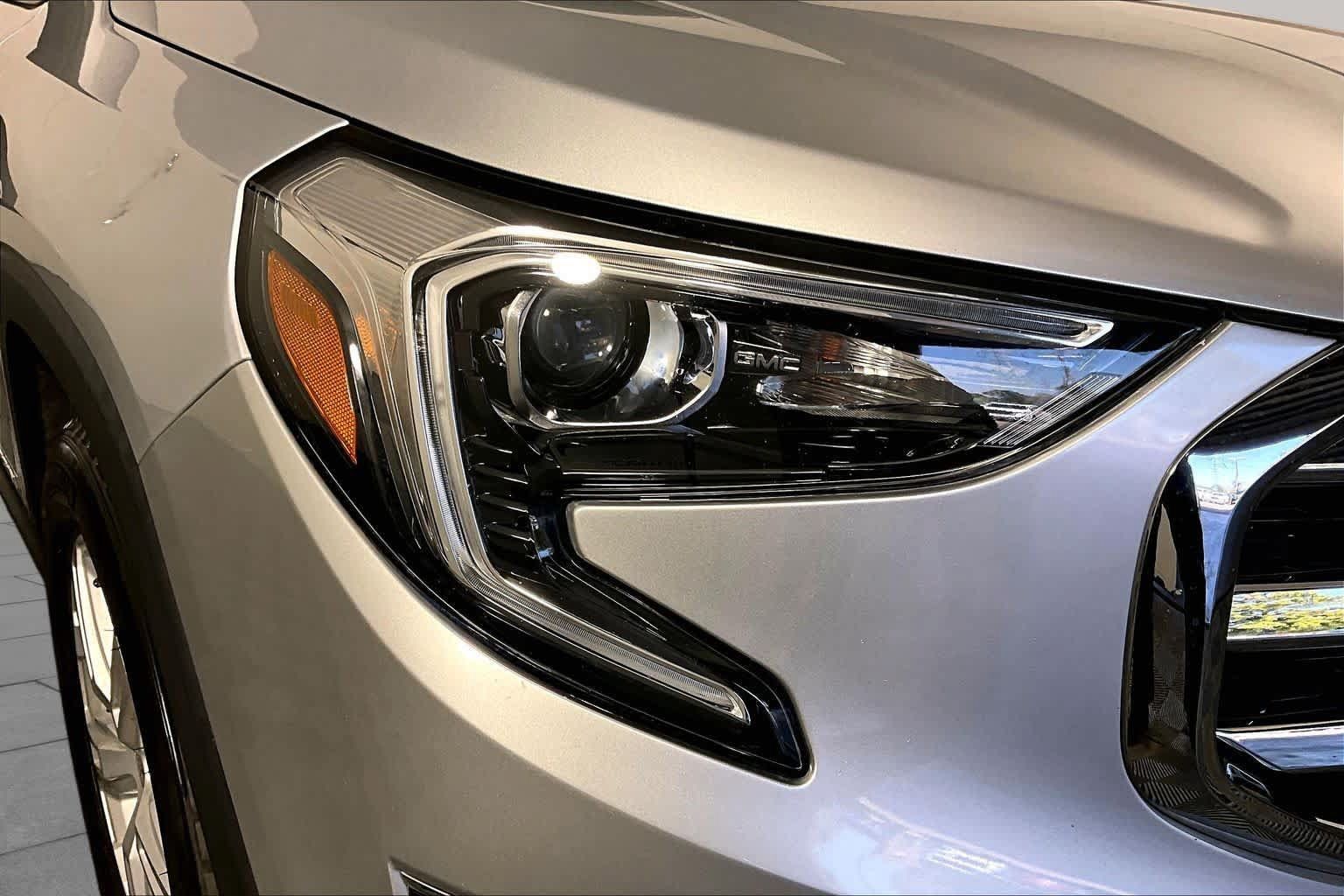 Used 2020 GMC Terrain SLE w/ Driver Convenience Package FWD image 26