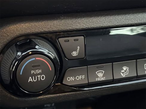 Used 2023 Nissan Kicks SR w/ SR Premium Package image 21