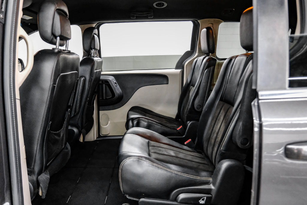 Used 2019 Dodge Grand Caravan SXT FWD image 43