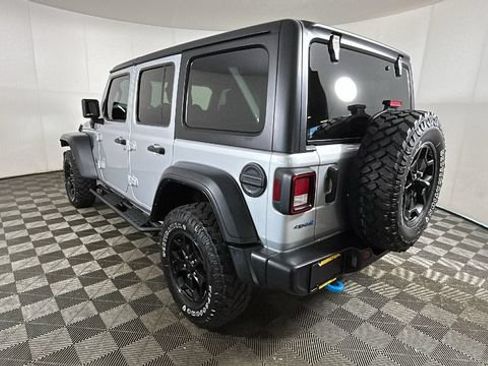 Used 2023 Jeep Wrangler Unlimited AWD/4WD image 4