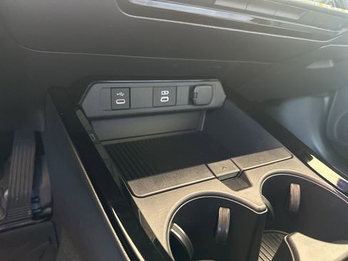 New 2026 Toyota Prius FWD image 31