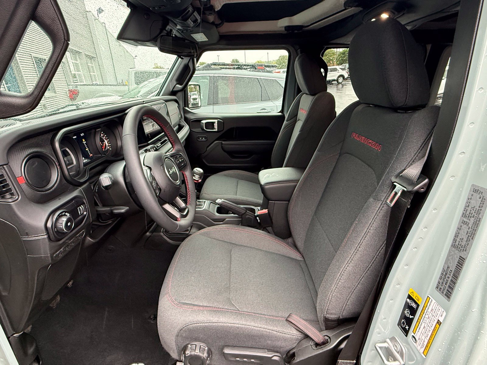 Used 2024 Jeep Wrangler Unlimited Rubicon w/ Convenience Group AWD/4WD image 12
