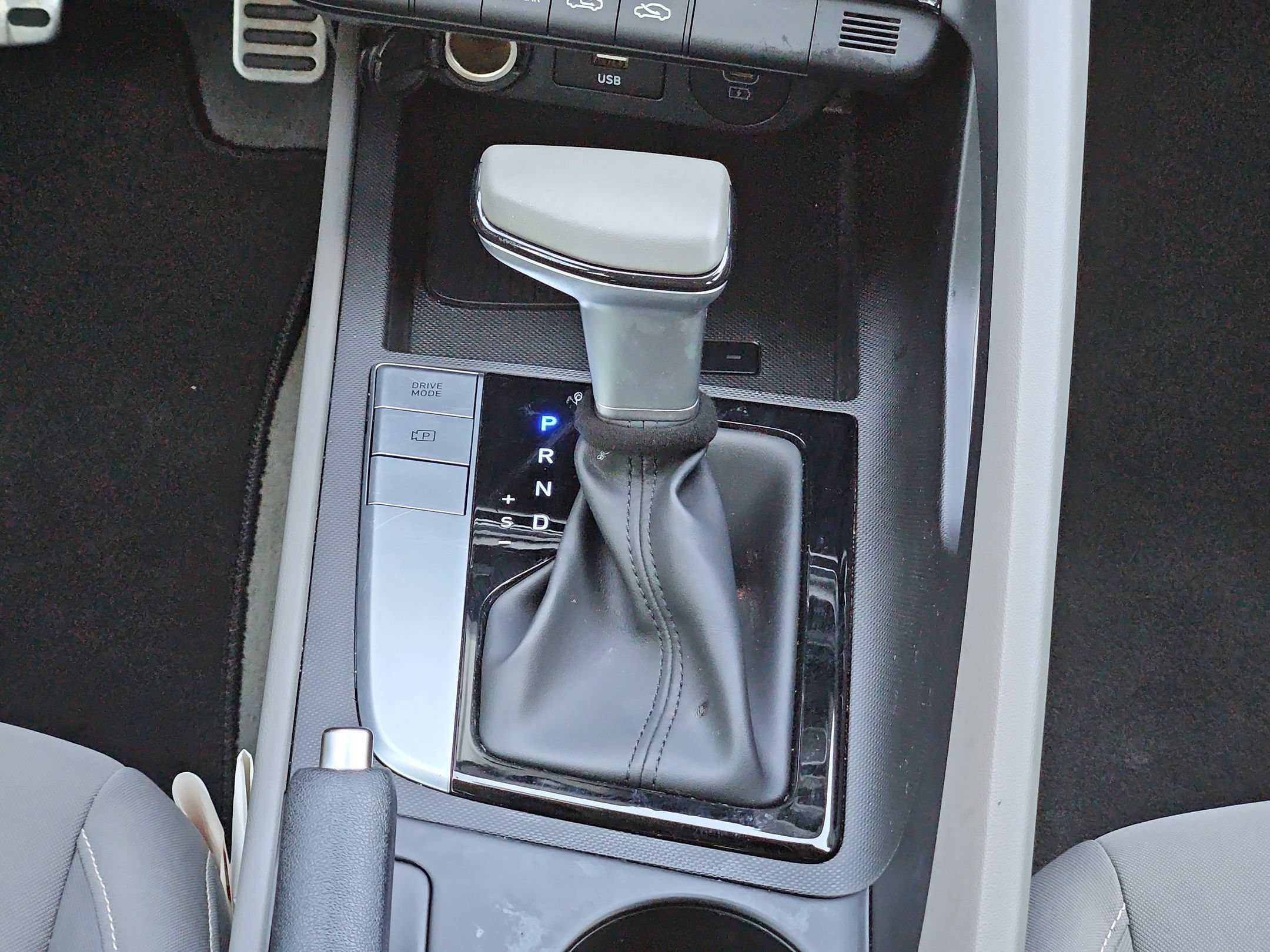 Used 2025 Hyundai Elantra Sport FWD image 19
