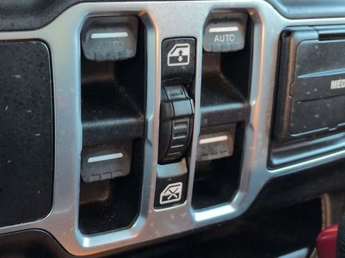 Certified 2018 Jeep Wrangler Unlimited Sport S AWD/4WD image 15