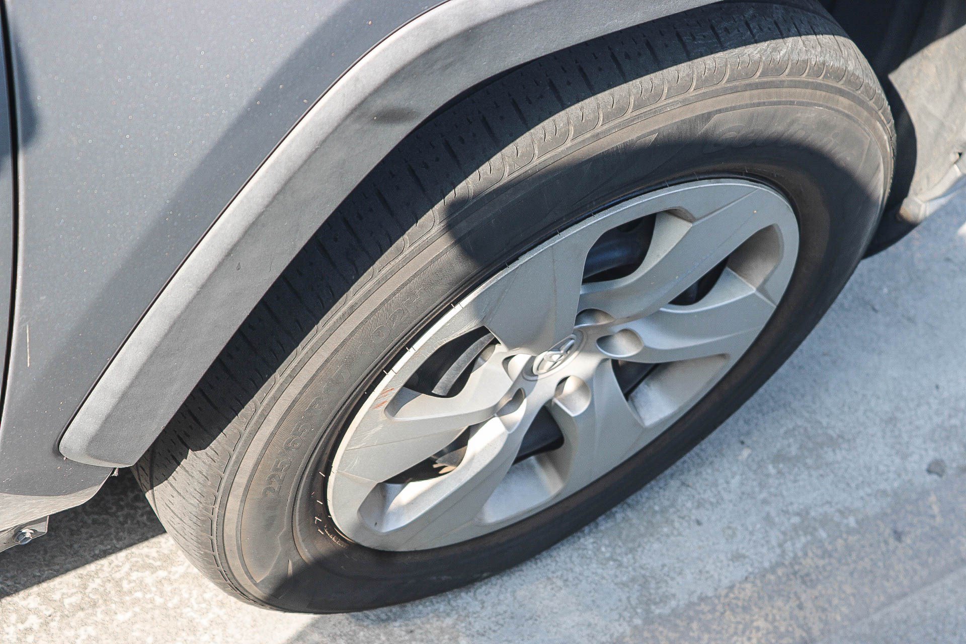 Used 2019 Toyota RAV4 LE w/ Carpet Mat Package FWD image 17
