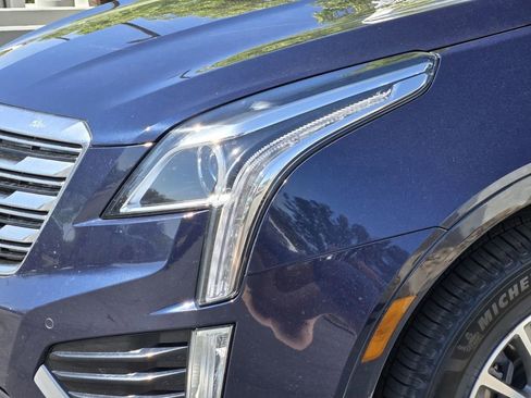 Used 2017 Cadillac XT5 Luxury w/ Driver Awareness Package AWD/4WD image 5