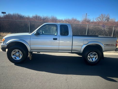 Used 2001 Toyota Tacoma 4x4 Xtracab image 2